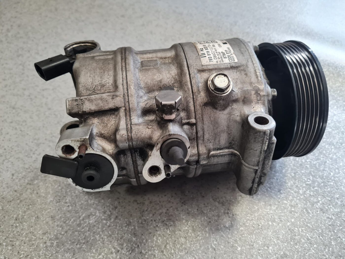 Gaisa kondicioniera kompresors priekš VW T6 CARAVELLE 2016- 6 Gaisa kondicioniera kompresors priekš VW T6 CARAVELLE 2016-