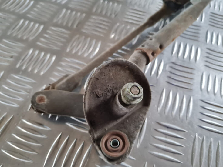 Vējstikla tīrīšanas mehānisms priekš TOYOTA AVENSIS 2007 UNIVERSAL