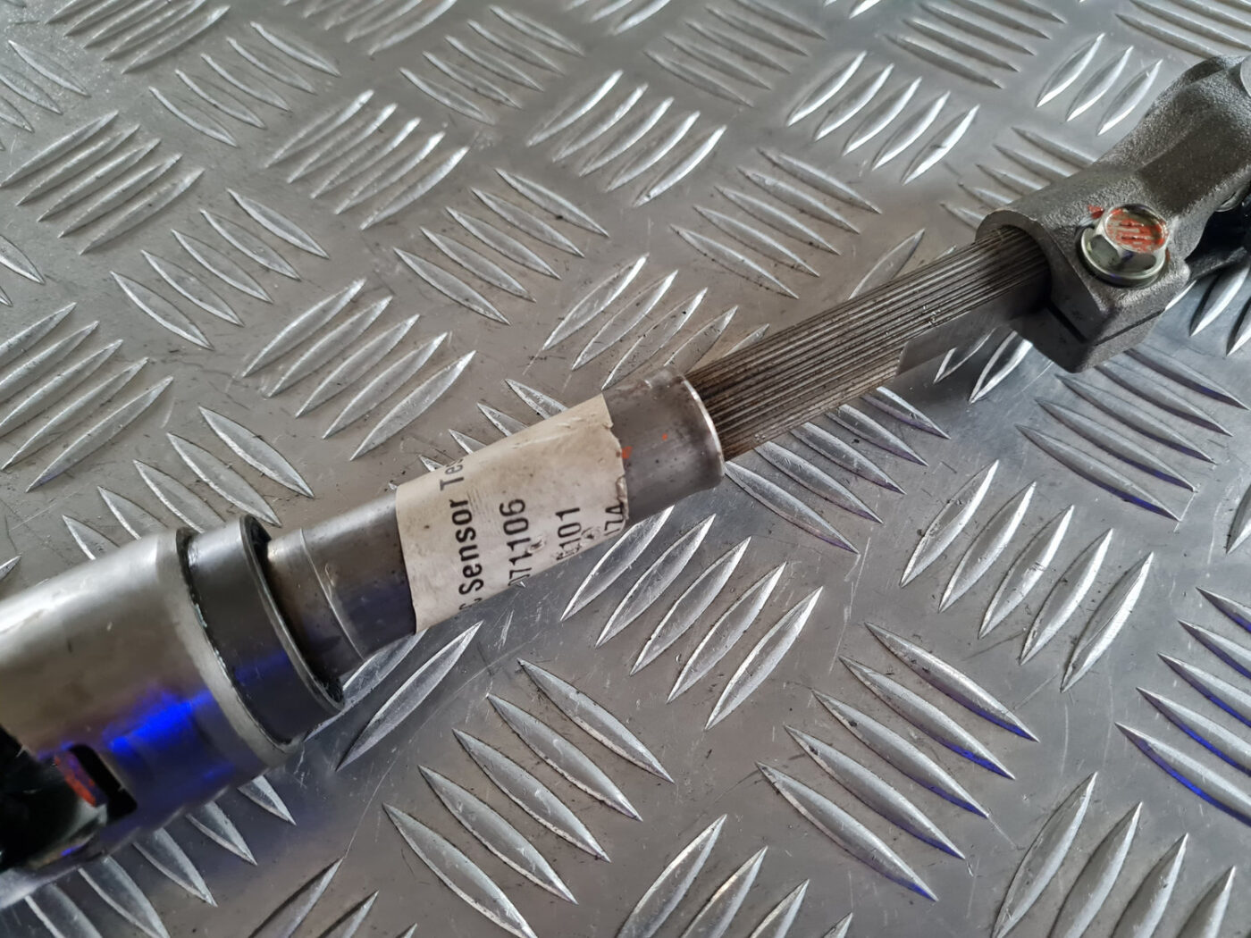 Stūres statnes kardāns priekš TOYOTA AVENSIS 2007 UNIVERSAL 4 Stūres statnes kardāns priekš TOYOTA AVENSIS 2007 UNIVERSAL