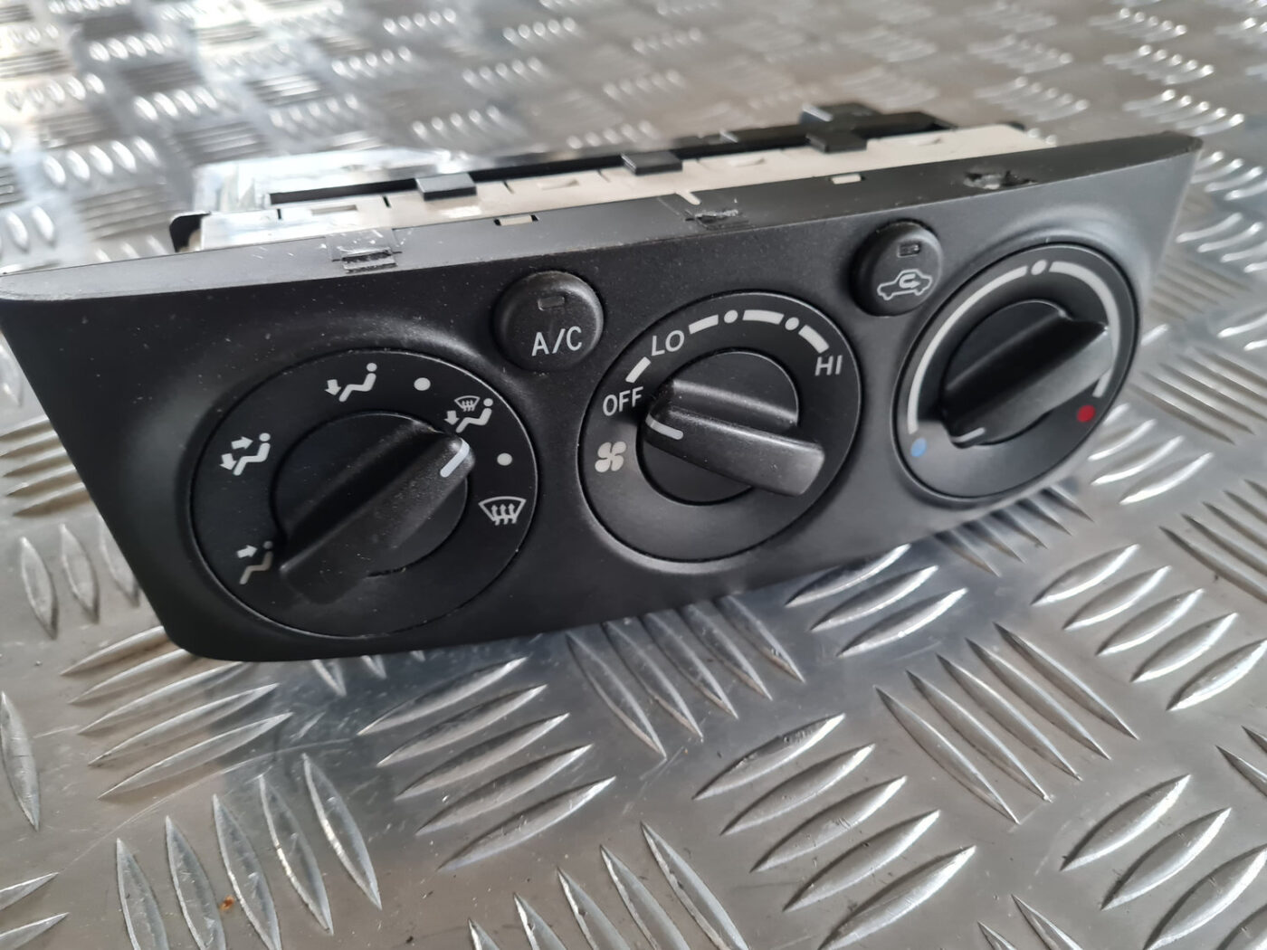 Klimata kontroles bloks priekš TOYOTA AVENSIS 2007 UNIVERSAL 2 Klimata kontroles bloks priekš TOYOTA AVENSIS 2007 UNIVERSAL