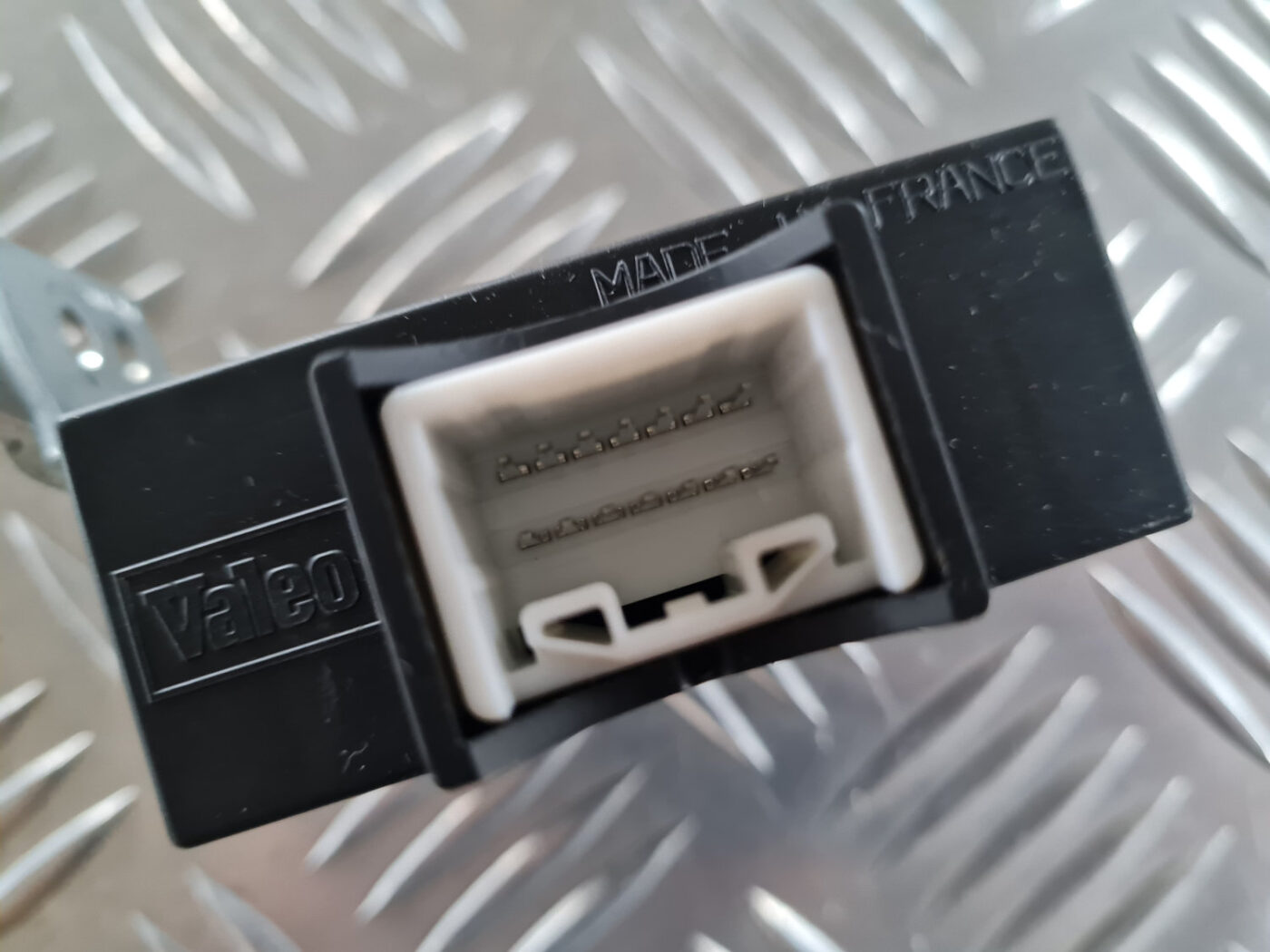 Imobilaizera vadības bloks priekš TOYOTA AVENSIS 2007 UNIVERSAL 4 Imobilaizera vadības bloks priekš TOYOTA AVENSIS 2007 UNIVERSAL