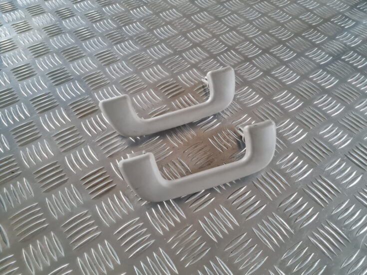 Salona rokturis griestos priekš TOYOTA AVENSIS 2007 UNIVERSAL