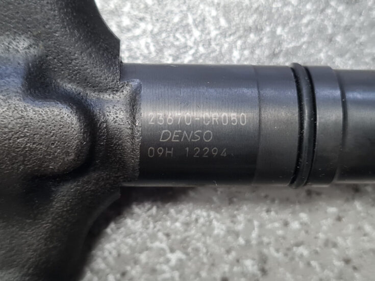 Degvielas smidzinātājs priekš TOYOTA AVENSIS 2007