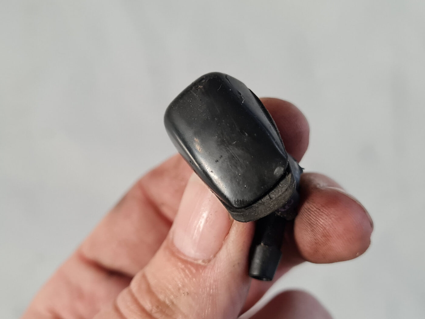 Vējstikla mazgāšanas šķidruma sprausla priekš TOYOTA AVENSIS 2007 UNIVERSAL 3 Vējstikla mazgāšanas šķidruma sprausla priekš TOYOTA AVENSIS 2007 UNIVERSAL