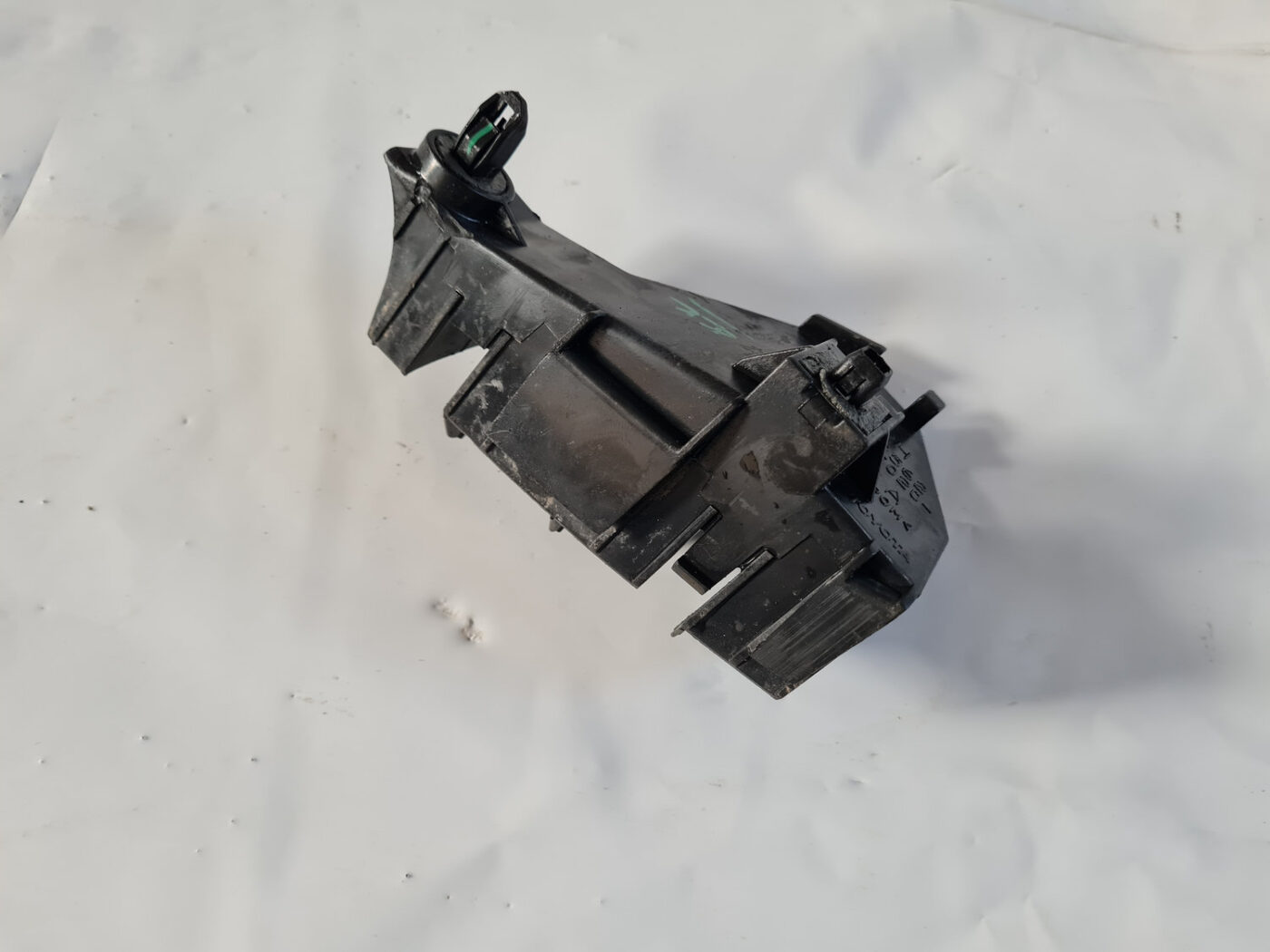 Aizmugurēja bufera kronšteins priekš TOYOTA AVENSIS 2007 UNIVERSAL 5 Aizmugurēja bufera kronšteins priekš TOYOTA AVENSIS 2007 UNIVERSAL