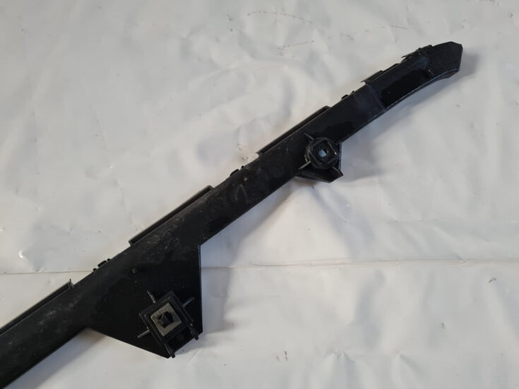 Aizmugurēja bufera kronšteins priekš TOYOTA AVENSIS 2007 UNIVERSAL