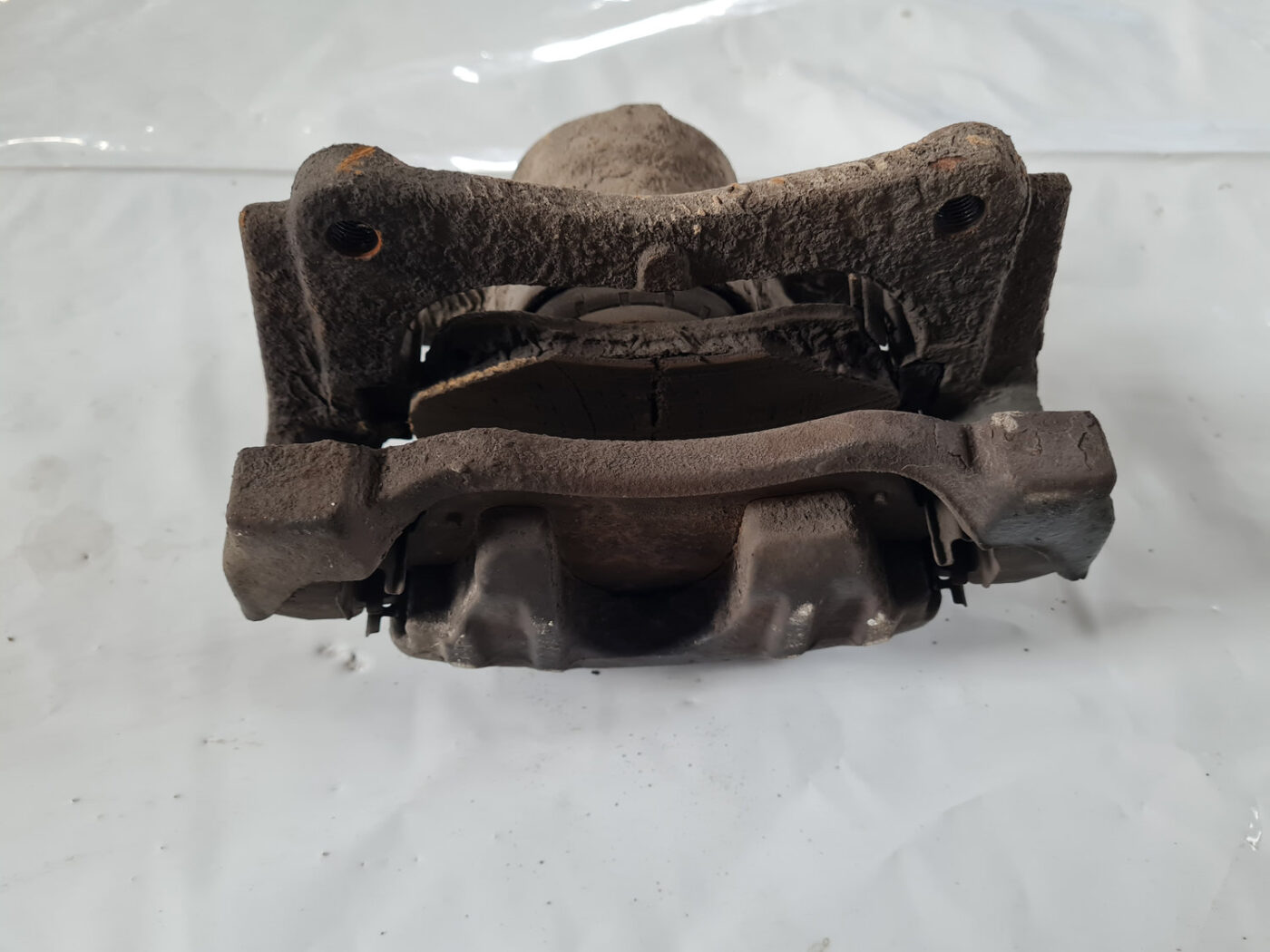 Priekšējais labais suports priekš TOYOTA AVENSIS 2007 UNIVERSAL 3 Priekšējais labais suports priekš TOYOTA AVENSIS 2007 UNIVERSAL