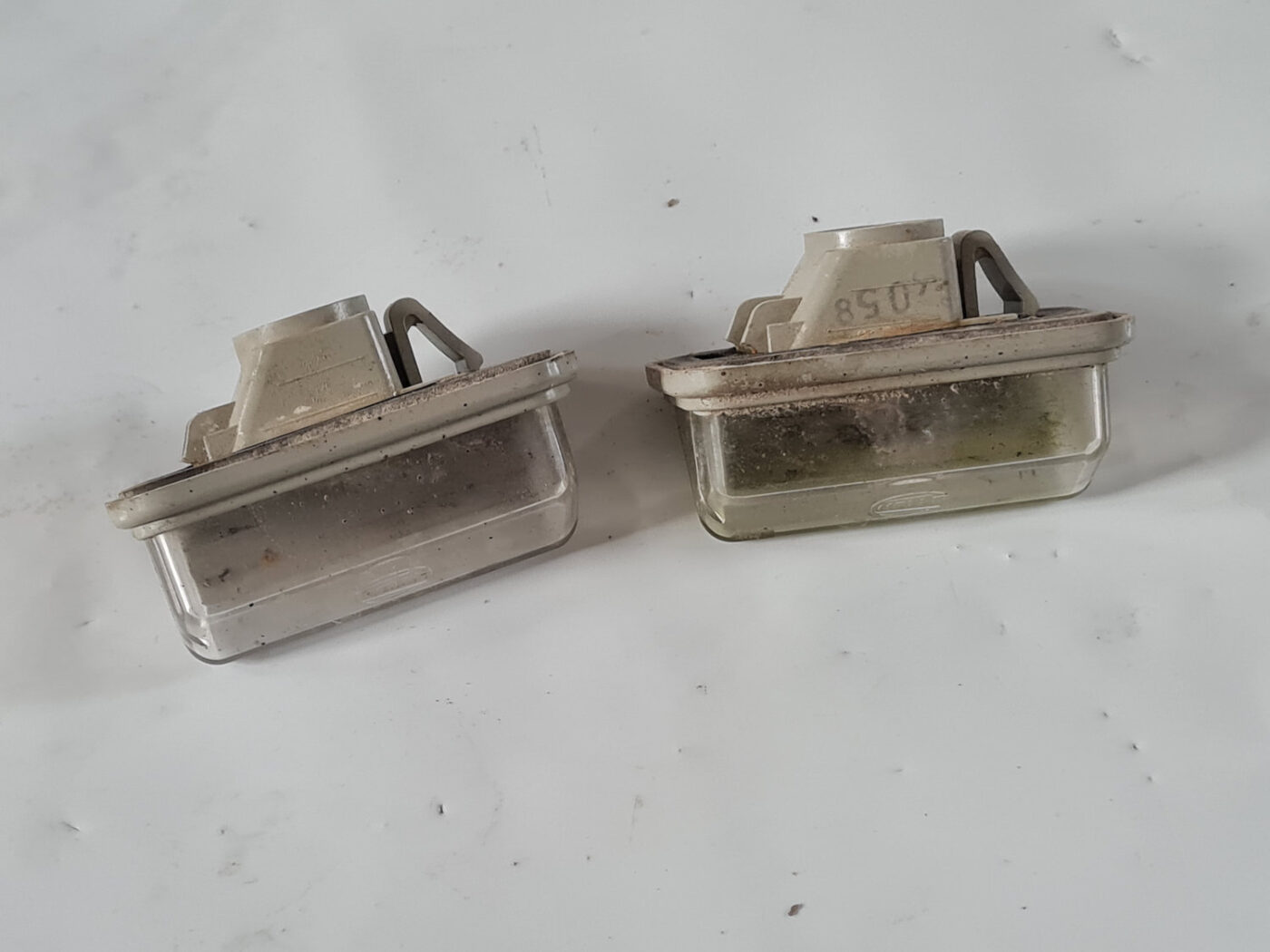 Numura zīmes apgaismojums priekš TOYOTA AVENSIS 2007 UNIVERSAL 4 Numura zīmes apgaismojums priekš TOYOTA AVENSIS 2007 UNIVERSAL