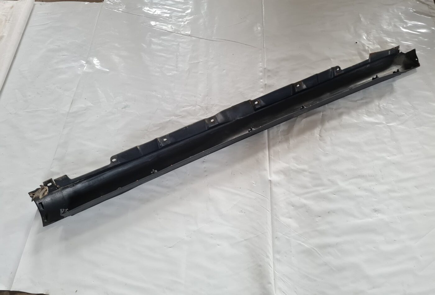 Ārēja sliekšņa kreisa uzlika priekš TOYOTA AVENSIS 2007 UNIVERSAL 7 Ārēja sliekšņa kreisa uzlika priekš TOYOTA AVENSIS 2007 UNIVERSAL