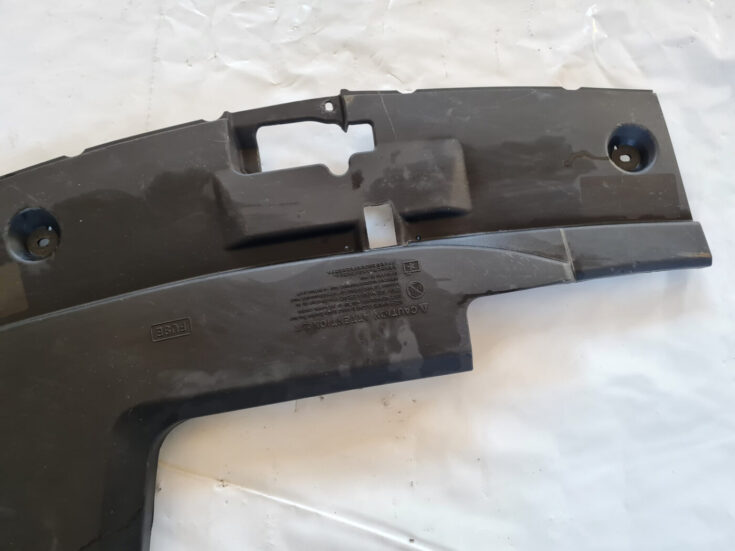 Radiatoru augšēja uzlika priekš TOYOTA AVENSIS 2007 UNIVERSAL