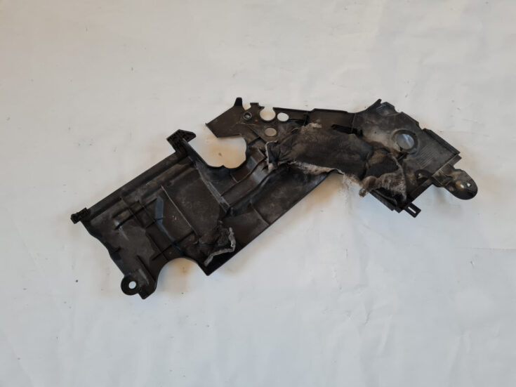 Radiatoru augšēja uzlika priekš TOYOTA AVENSIS 2007 UNIVERSAL