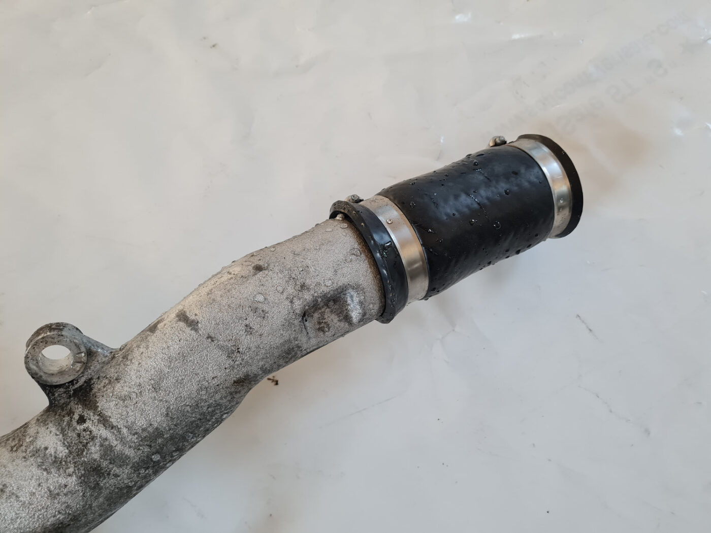 Interkulera caurule priekš TOYOTA AVENSIS 2007 UNIVERSAL 4 Interkulera caurule priekš TOYOTA AVENSIS 2007 UNIVERSAL