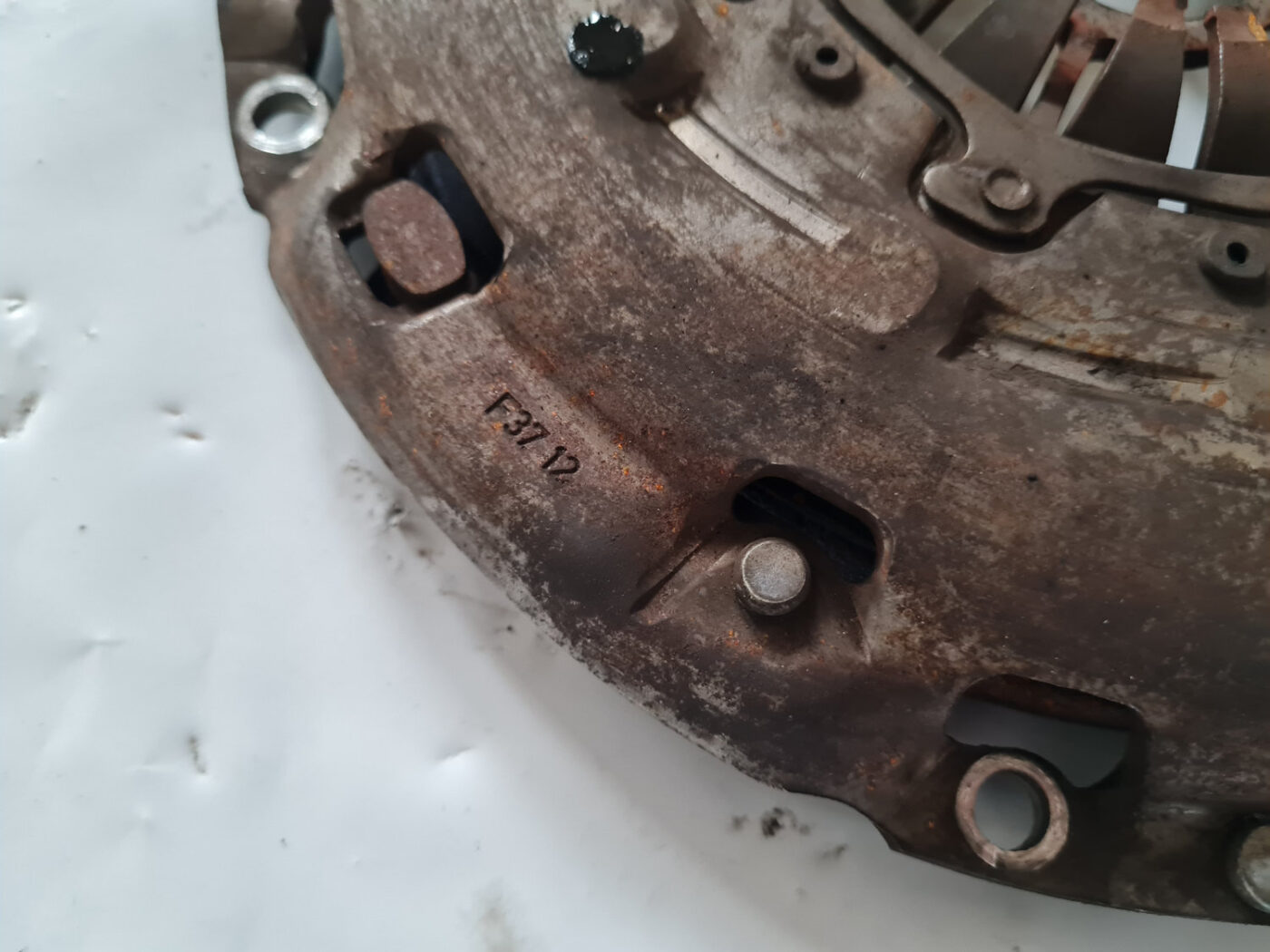 Sajūga komplekts priekš TOYOTA AVENSIS 2007 UNIVERSAL 12 Sajūga komplekts priekš TOYOTA AVENSIS 2007 UNIVERSAL