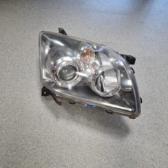 Priekšējais labais lukturis priekš TOYOTA AVENSIS 2007 UNIVERSAL