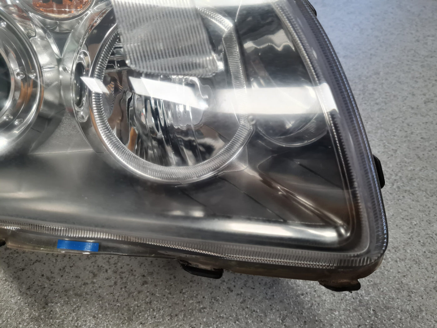 Priekšējais labais lukturis priekš TOYOTA AVENSIS 2007 UNIVERSAL 2 Priekšējais labais lukturis priekš TOYOTA AVENSIS 2007 UNIVERSAL