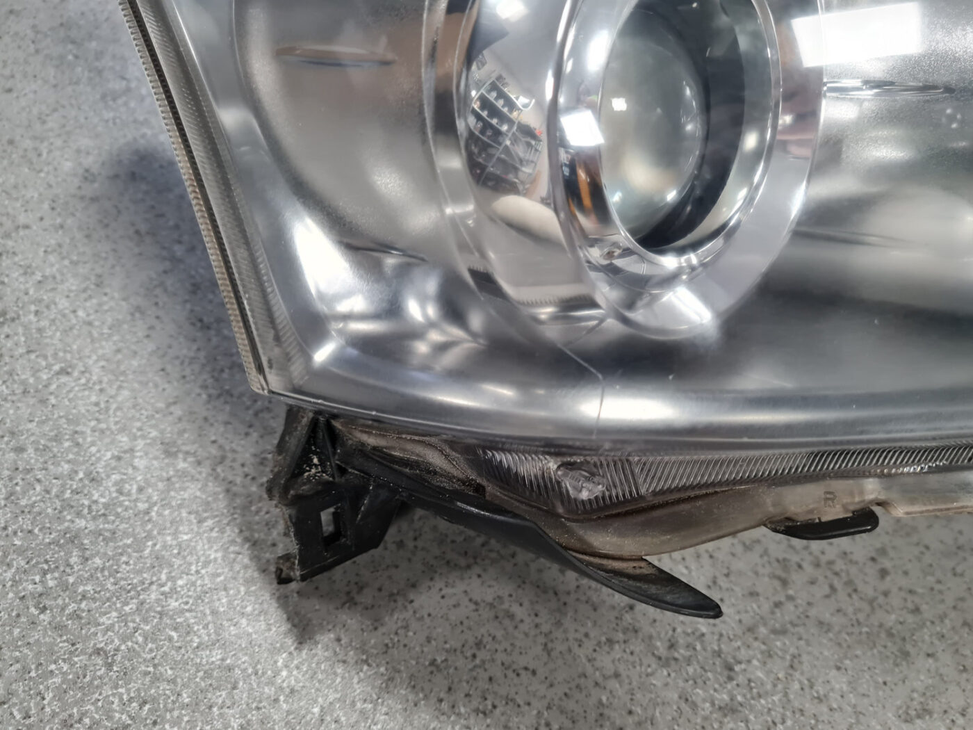 Priekšējais labais lukturis priekš TOYOTA AVENSIS 2007 UNIVERSAL 13 Priekšējais labais lukturis priekš TOYOTA AVENSIS 2007 UNIVERSAL