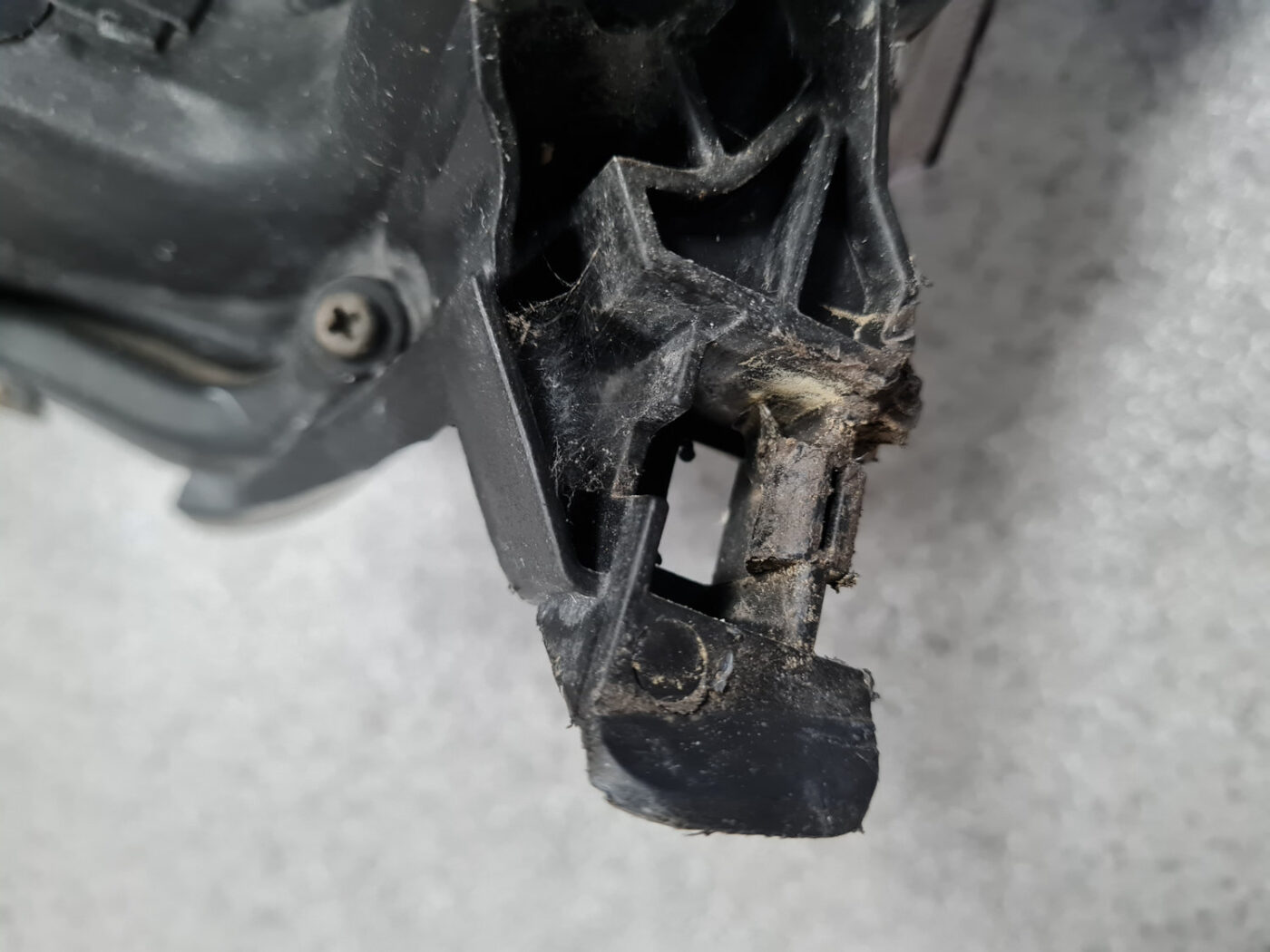 Priekšējais labais lukturis priekš TOYOTA AVENSIS 2007 UNIVERSAL 7 Priekšējais labais lukturis priekš TOYOTA AVENSIS 2007 UNIVERSAL