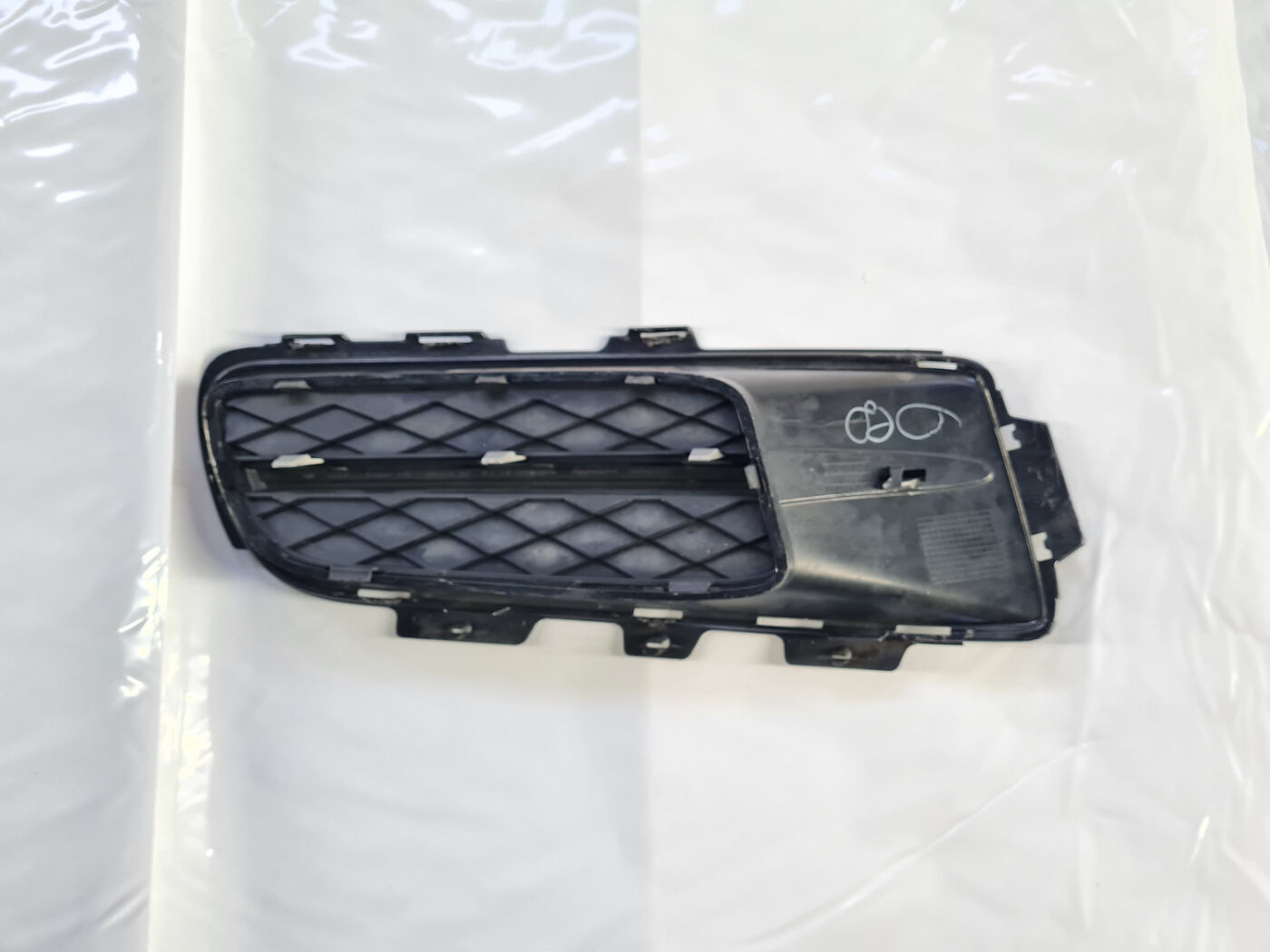 Miglas luktura reste, pa kreisi priekš BMW X5 E70 2006-2013 8 Miglas luktura reste, pa kreisi priekš BMW X5 E70 2006-2013