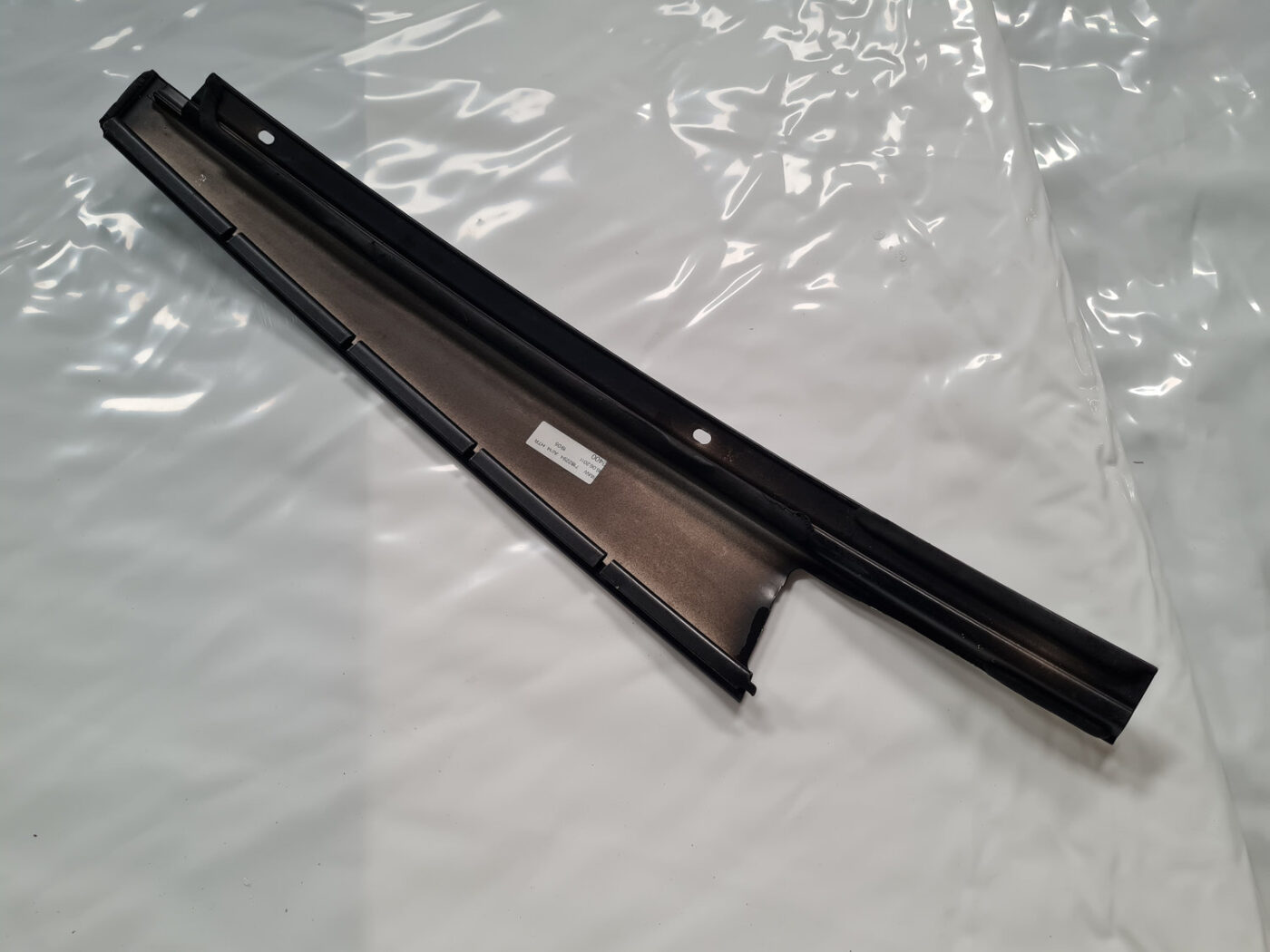 Durvju stikla moldings priekš BMW 520D F11 2011 TOURING 4 Durvju stikla moldings priekš BMW 520D F11 2011 TOURING