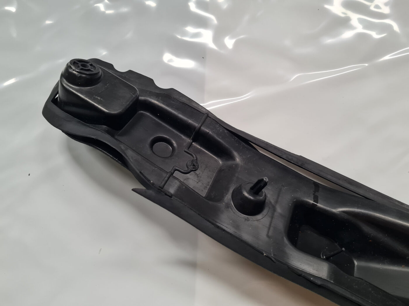 Ieliktņis starp spārnu un durvīm priekš PEUGEOT 508 2012 2 Ieliktņis starp spārnu un durvīm priekš PEUGEOT 508 2012