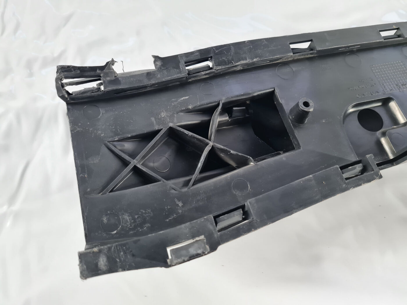 Priekšējā bufera amortizators priekš VOLVO S40 2004 Black 11 Priekšējā bufera amortizators priekš VOLVO S40 2004 Black