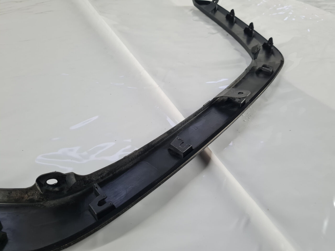 Priekšēja spārna uzlika/moldings priekš TOYOTA RAV4 2019-2024 8 Priekšēja spārna uzlika/moldings priekš TOYOTA RAV4 2019-2024