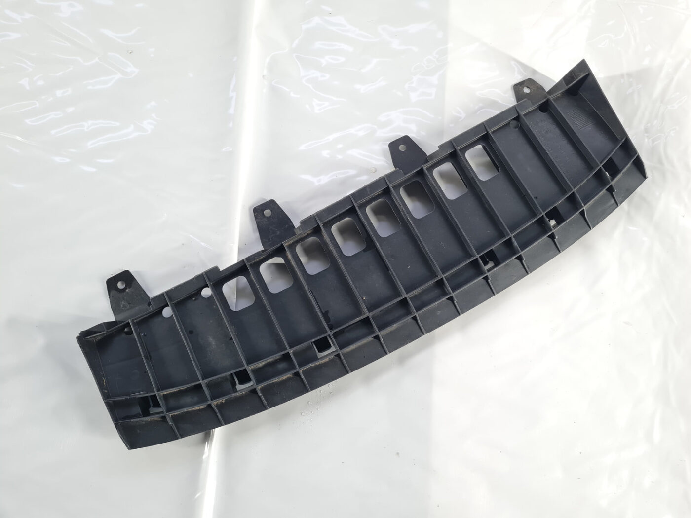 Priekšēja bufera kronšteins priekš ŠKODA FABIA 2008 2 Priekšēja bufera kronšteins priekš ŠKODA FABIA 2008