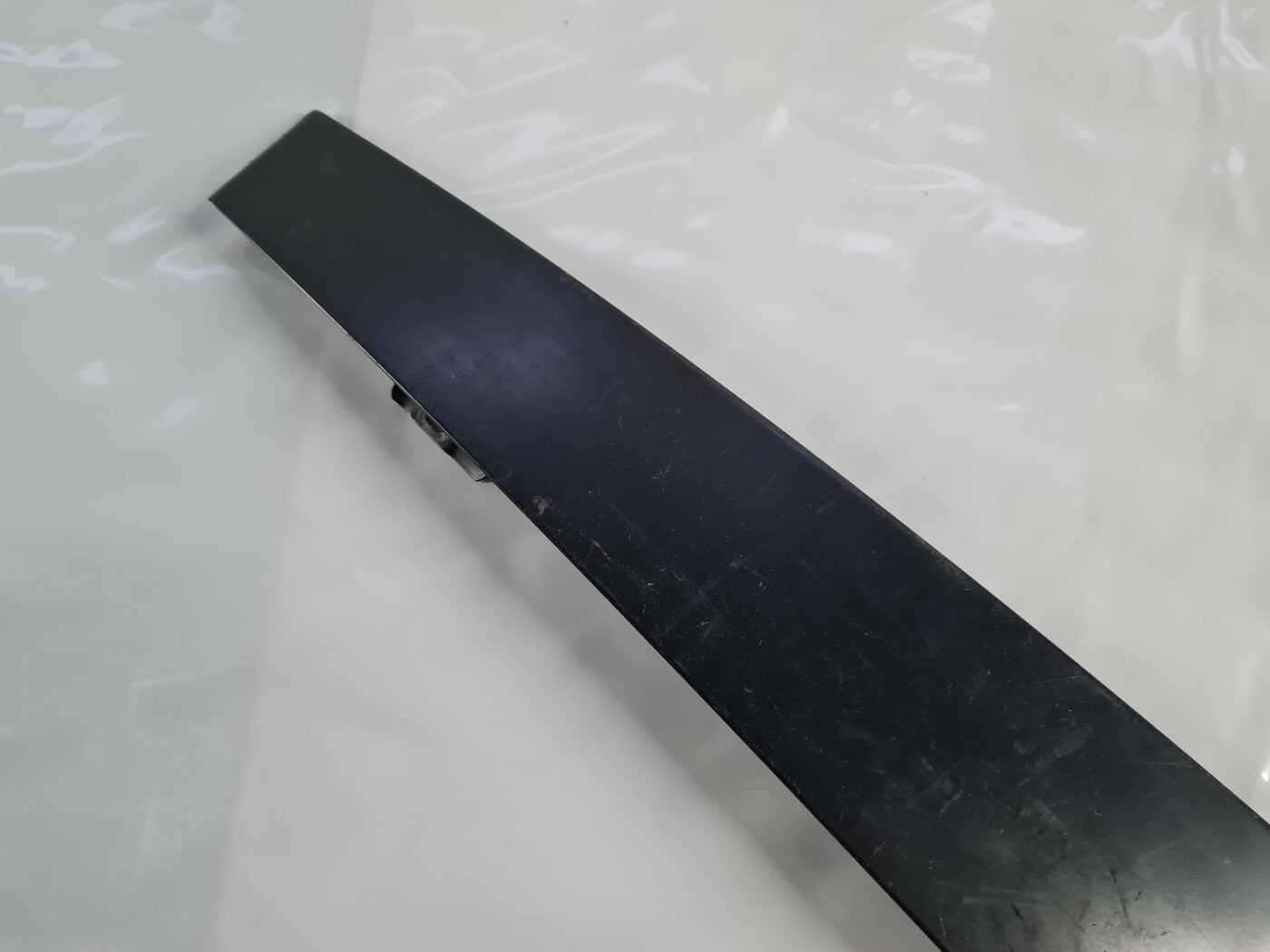 Durvju stikla moldings priekš VW PASSAT B6 2006 ANGL. UNIVERSAL 7 Durvju stikla moldings priekš VW PASSAT B6 2006 ANGL. UNIVERSAL