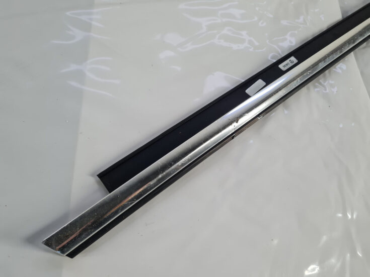 Durvju stikla moldings priekš AUDI A7 2011 SPORTBACK