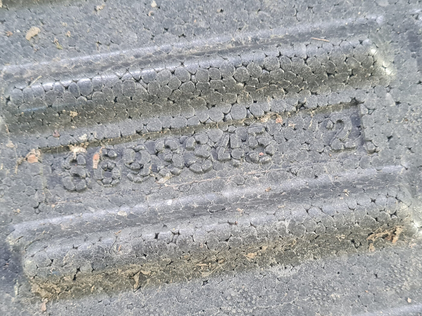 Priekšēja bufera putuplasts priekš VOLVO V70 2006 4 Priekšēja bufera putuplasts priekš VOLVO V70 2006