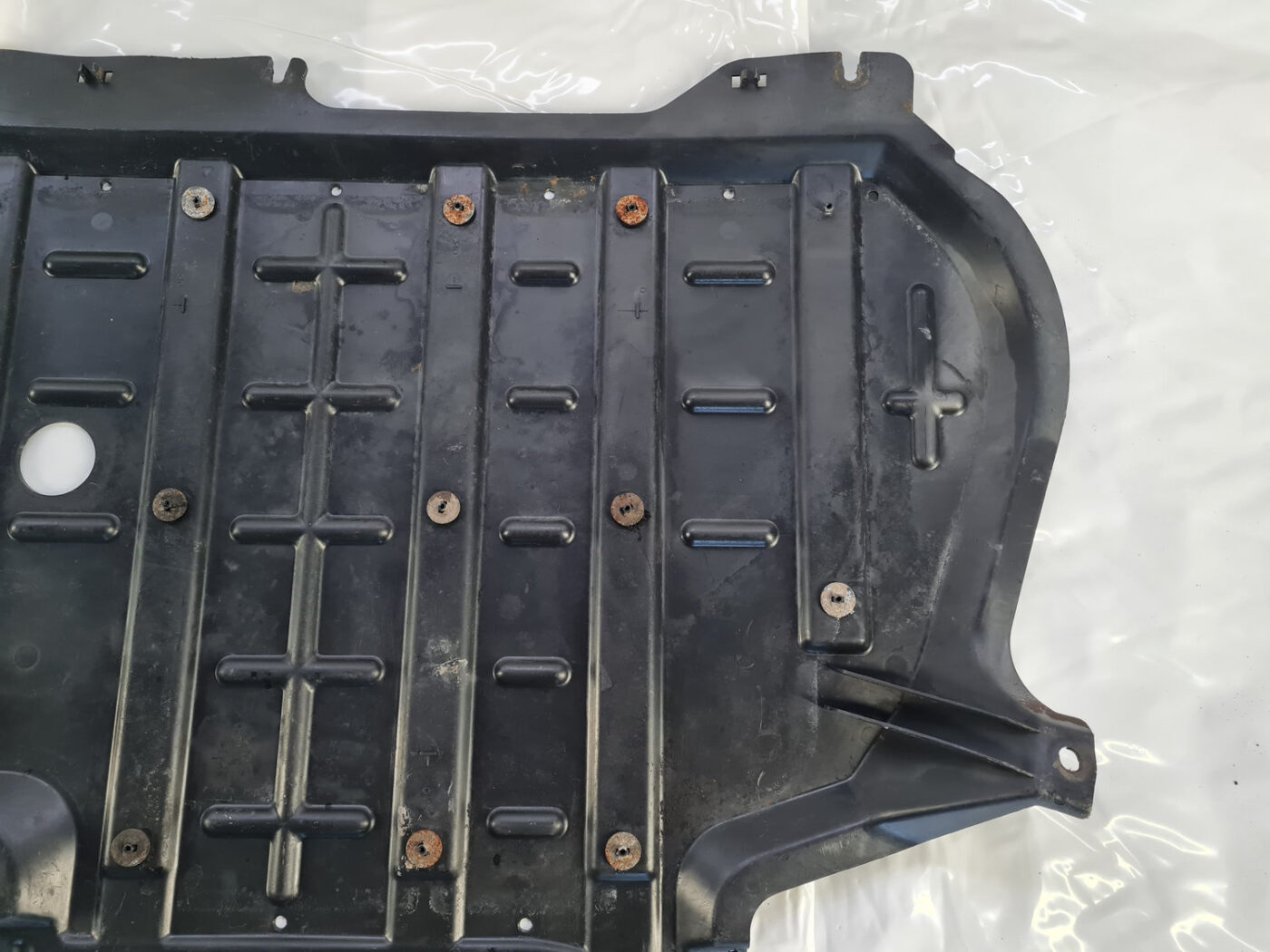 Dzinēja aizsargs priekš NISSAN PATHFINDER 2006 7 Dzinēja aizsargs priekš NISSAN PATHFINDER 2006