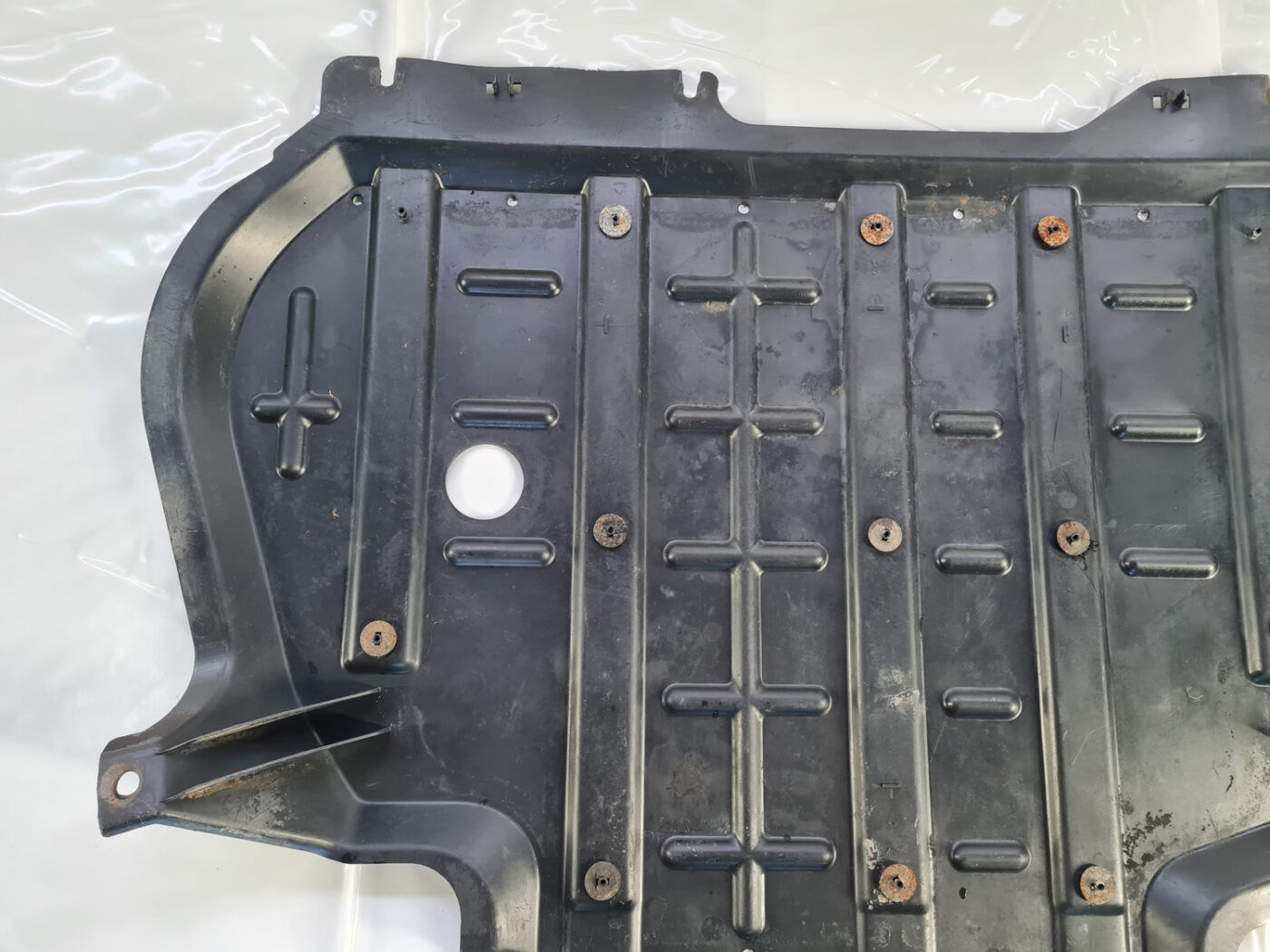 Dzinēja aizsargs priekš NISSAN PATHFINDER 2006 6 Dzinēja aizsargs priekš NISSAN PATHFINDER 2006