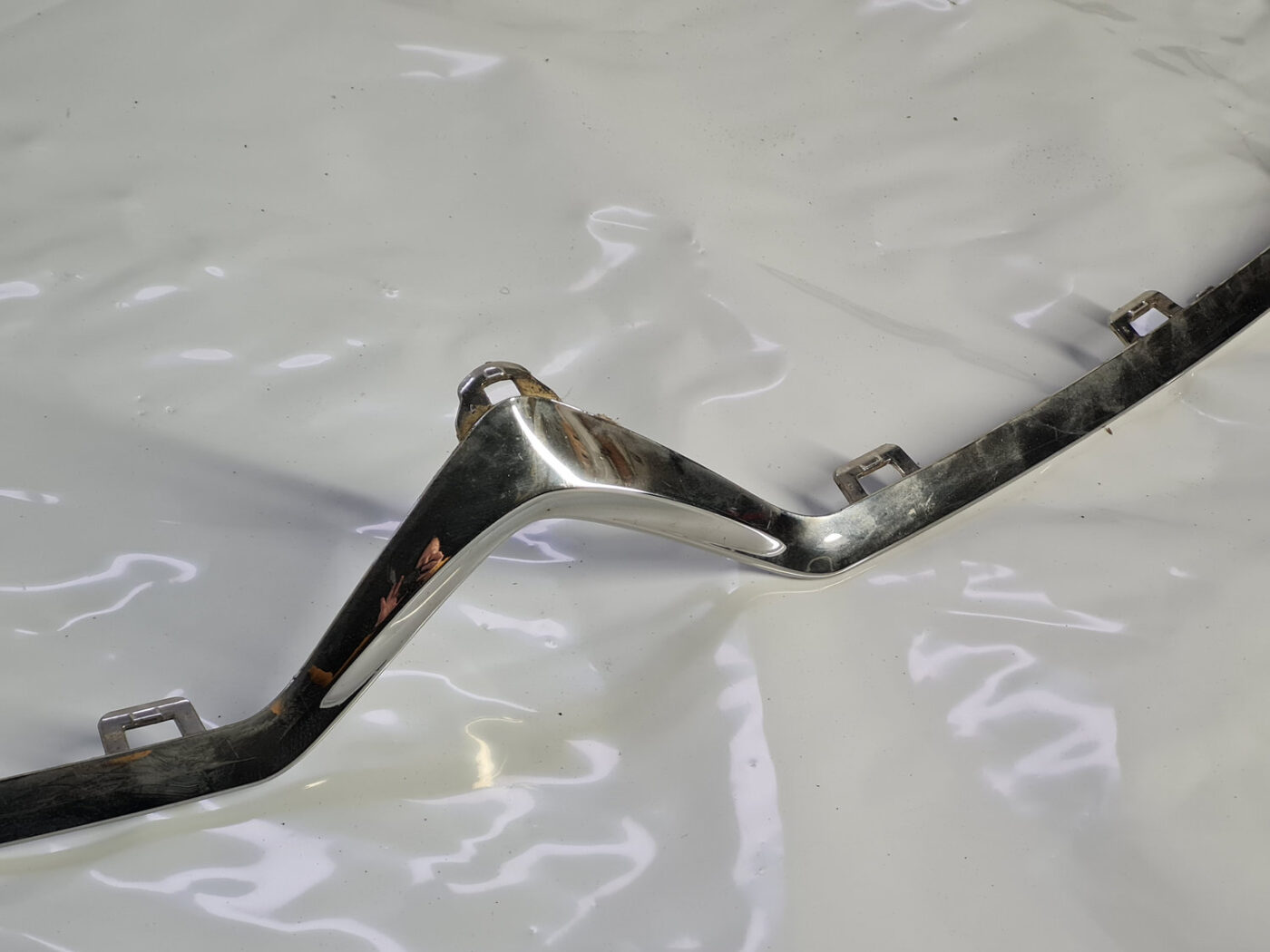 Priekšējā režģa hromēta uzlika priekš CITROEN C4 2006 6 Priekšējā režģa hromēta uzlika priekš CITROEN C4 2006