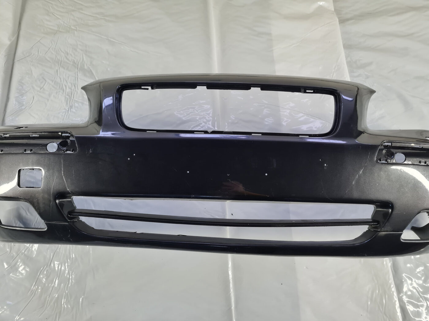 Priekšējais buferis priekš VOLVO V70 2006 16 Priekšējais buferis priekš VOLVO V70 2006