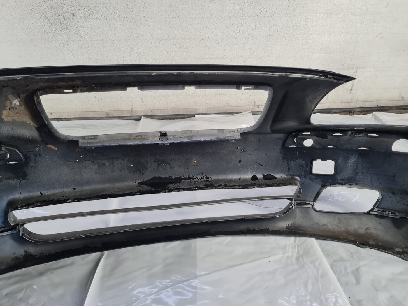 Priekšējais buferis priekš VOLVO V70 2006 9 Priekšējais buferis priekš VOLVO V70 2006