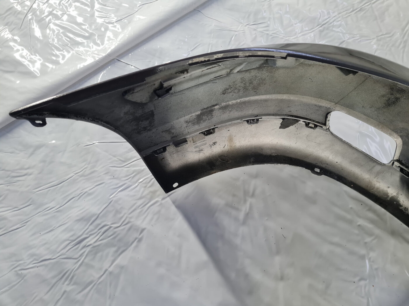 Priekšējais buferis priekš VOLVO V70 2006 4 Priekšējais buferis priekš VOLVO V70 2006