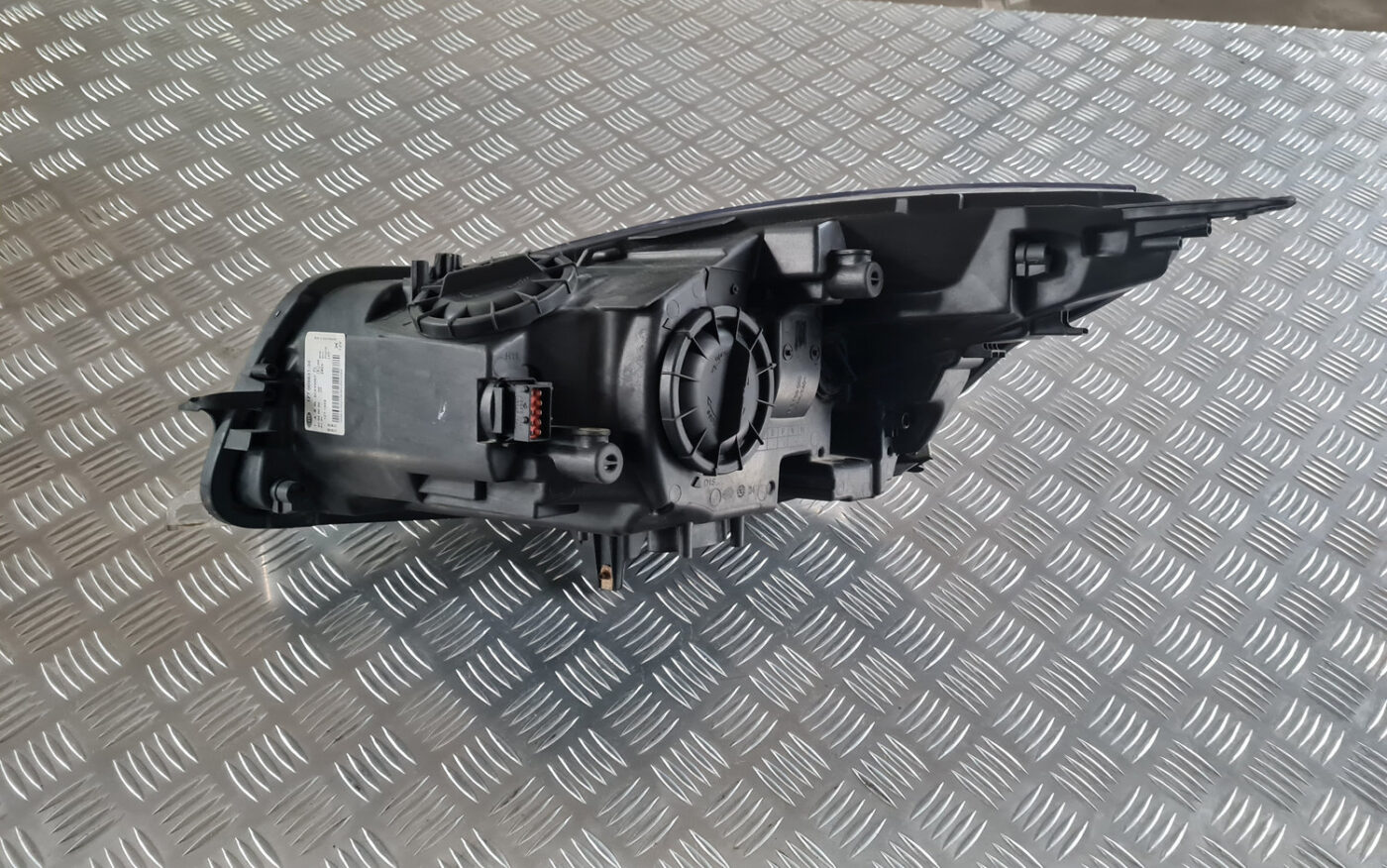 Priekšējais labais lukturis priekš OPEL INSIGNIA 2010 13 Priekšējais labais lukturis priekš OPEL INSIGNIA 2010