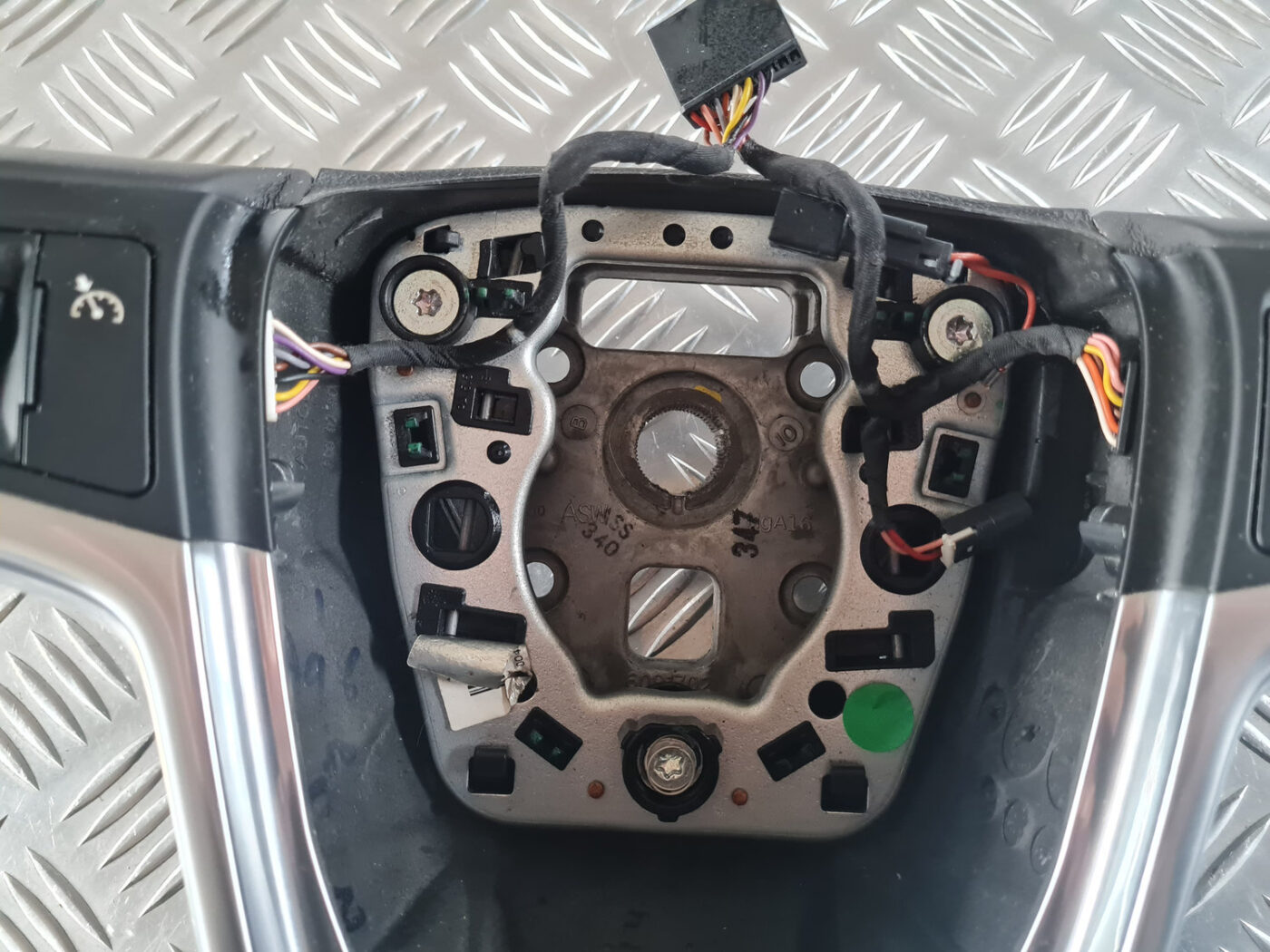 Stūre priekš OPEL INSIGNIA 2010 10 Stūre priekš OPEL INSIGNIA 2010