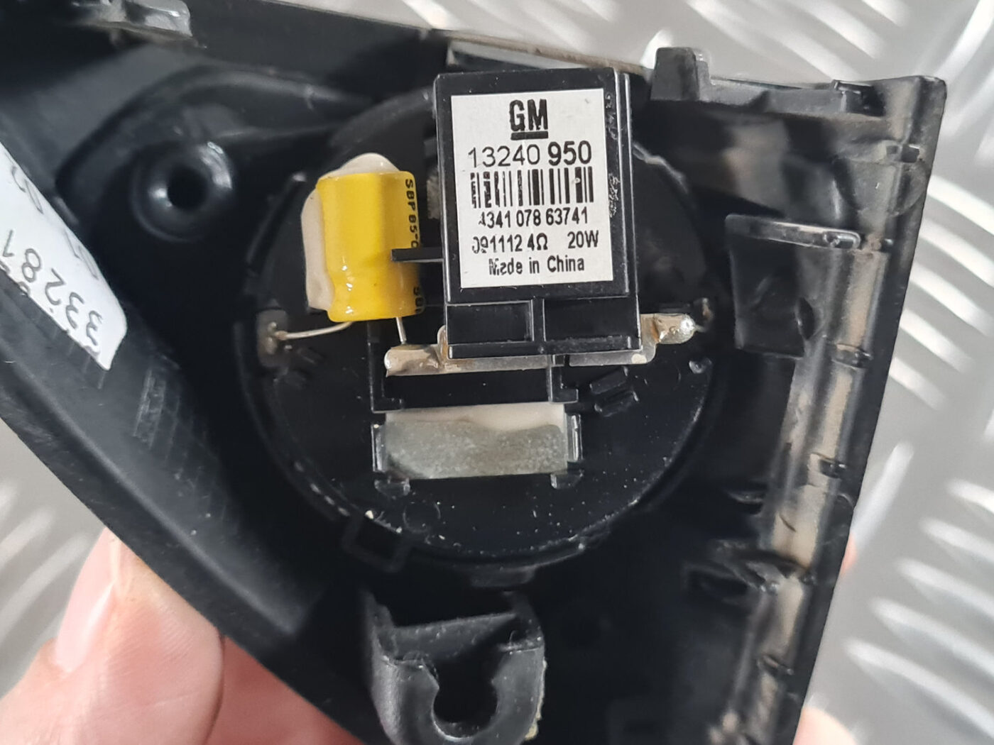 Durvju spoguļa apdares uzlika salonā (ar skaļruni) priekš OPEL INSIGNIA 2010 4 Durvju spoguļa apdares uzlika salonā (ar skaļruni) priekš OPEL INSIGNIA 2010