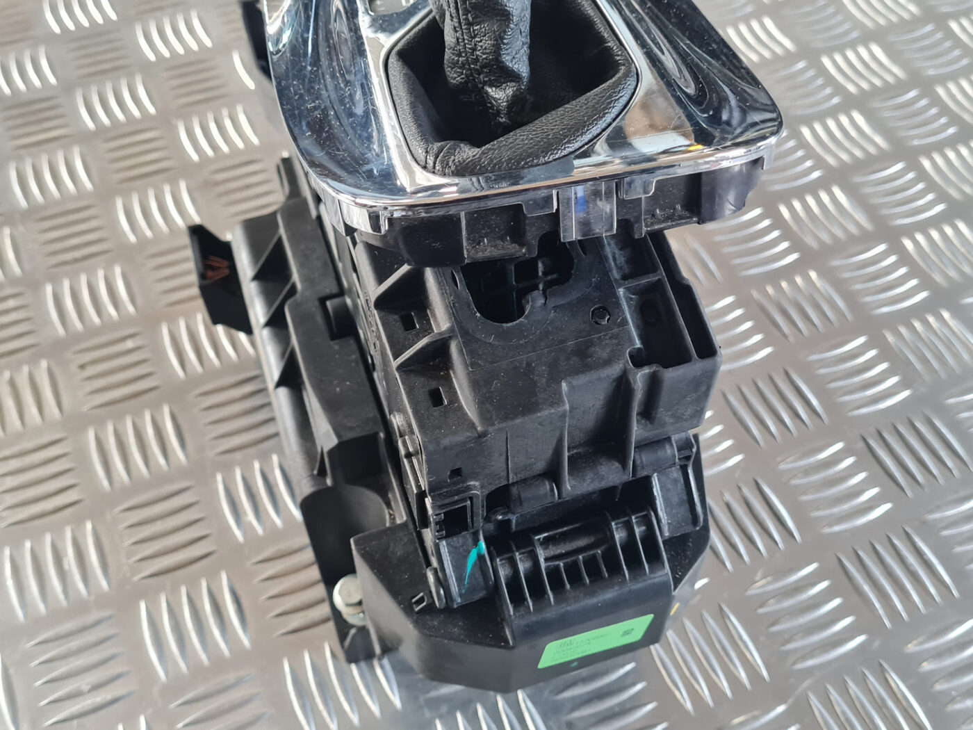 Ātrumu pārslēgšanas slēdzis priekš OPEL INSIGNIA 2010 8 Ātrumu pārslēgšanas slēdzis priekš OPEL INSIGNIA 2010