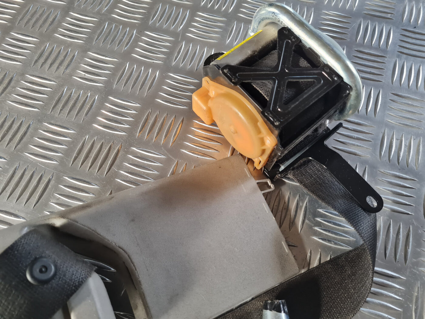 Priekšējā kreisā drošības josta priekš OPEL INSIGNIA 2010 4 Priekšējā kreisā drošības josta priekš OPEL INSIGNIA 2010