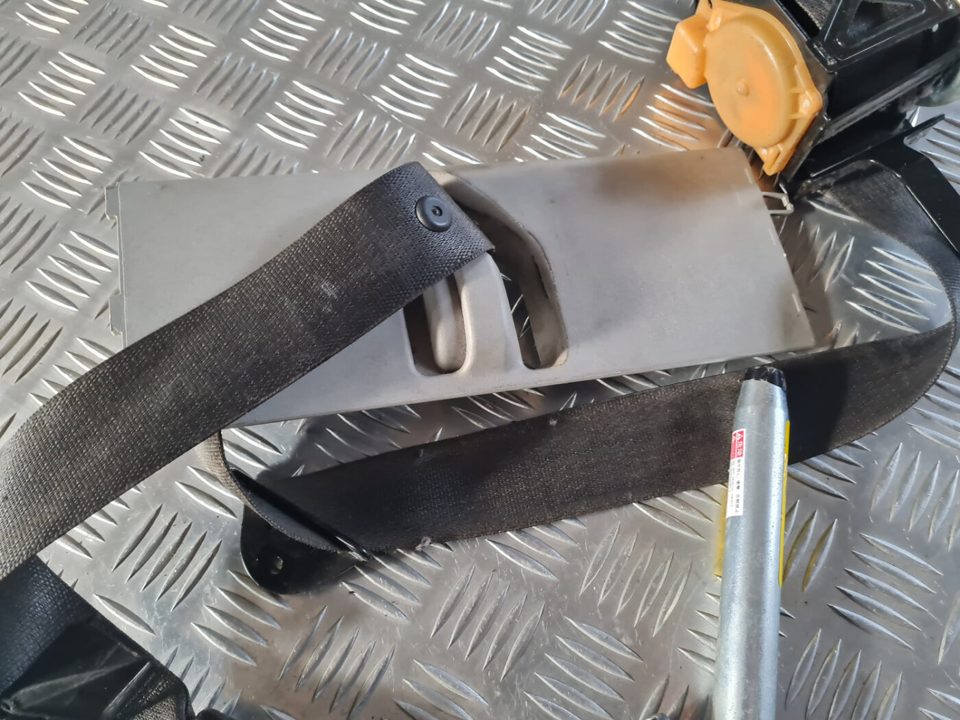 Priekšējā kreisā drošības josta priekš OPEL INSIGNIA 2010 3 Priekšējā kreisā drošības josta priekš OPEL INSIGNIA 2010