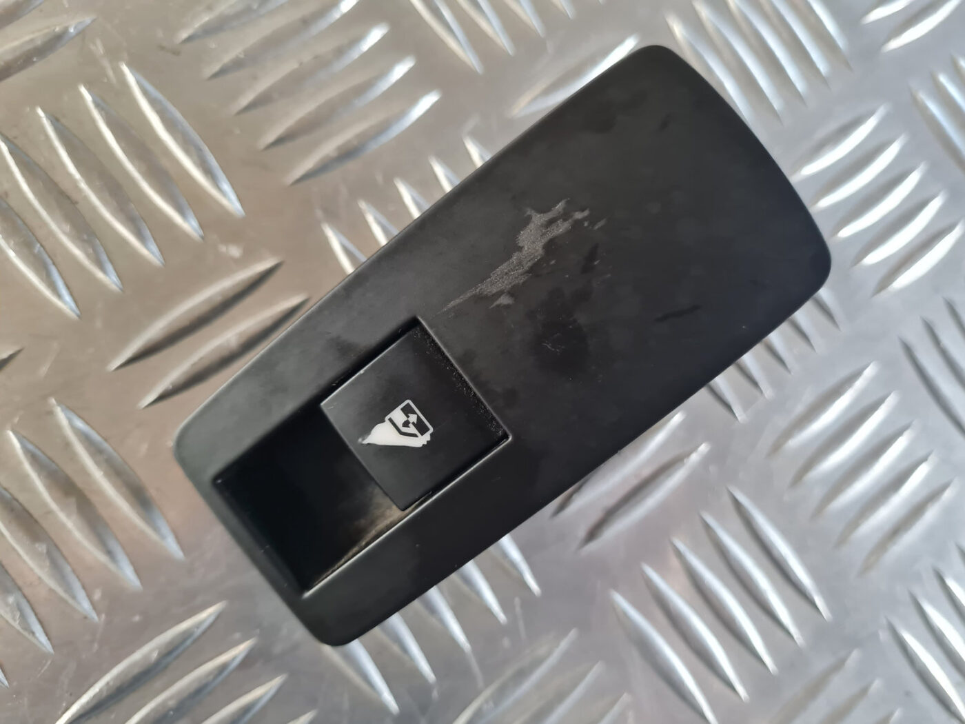 Stikla pacelšanas poga priekš OPEL INSIGNIA 2010 2 Stikla pacelšanas poga priekš OPEL INSIGNIA 2010