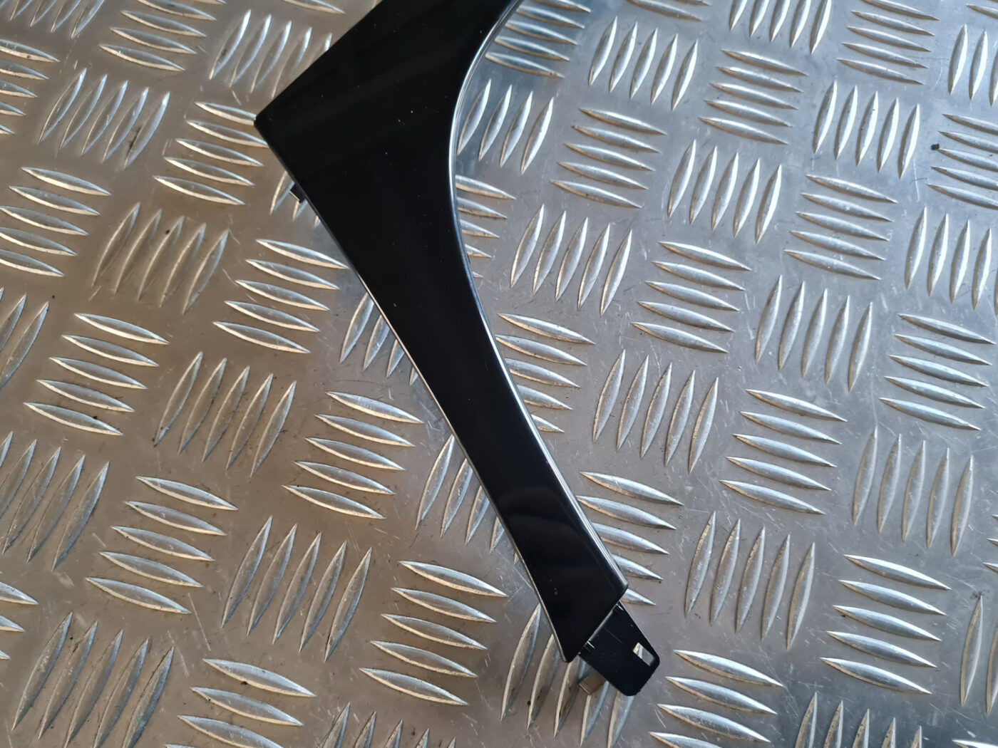 Mērinstrumentu paneļa dekoratīvā uzlika priekš OPEL INSIGNIA 2010 7 Mērinstrumentu paneļa dekoratīvā uzlika priekš OPEL INSIGNIA 2010