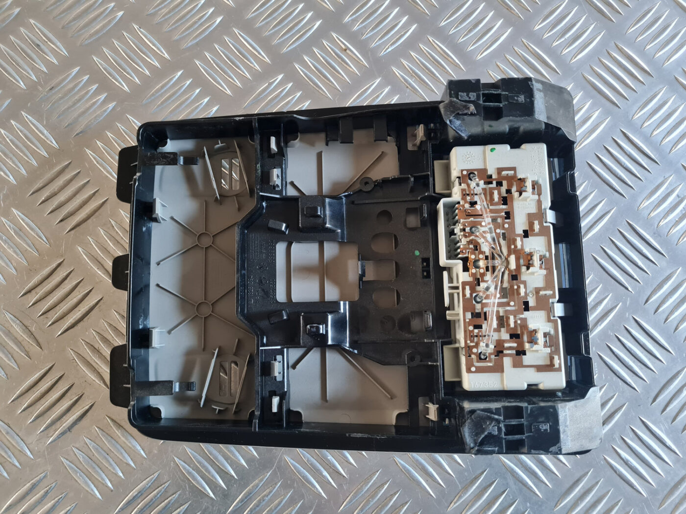 Salona apgaismojuma panelis priekš OPEL INSIGNIA 2010 6 Salona apgaismojuma panelis priekš OPEL INSIGNIA 2010