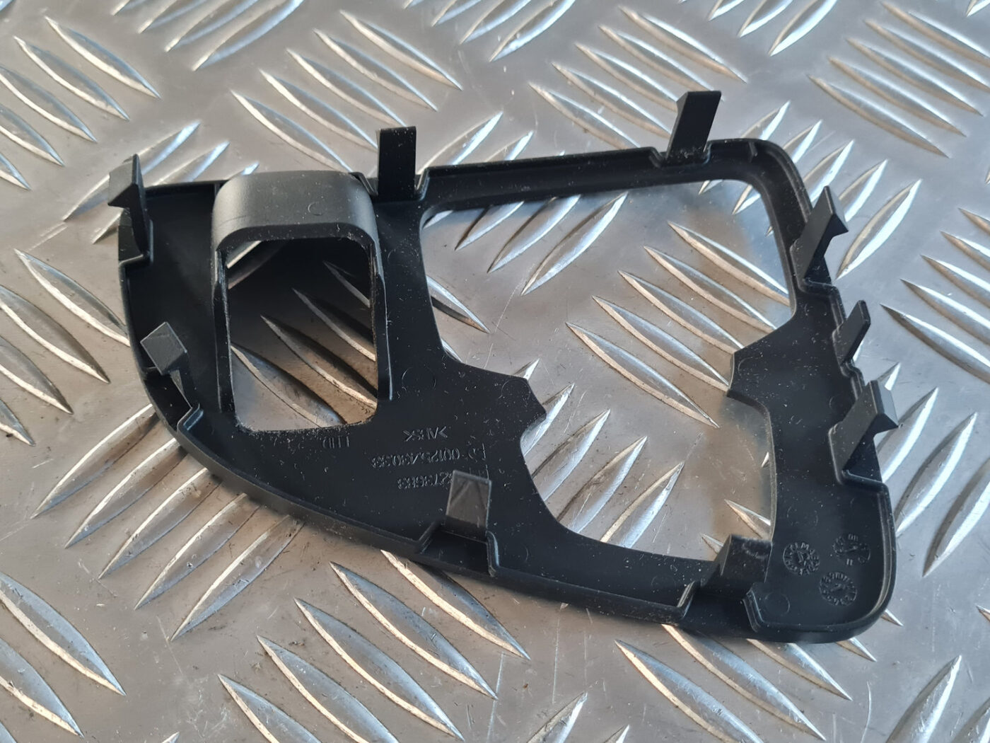 Centrālās konsoles dekoratīvais rāmis priekš OPEL INSIGNIA 2010 4 Centrālās konsoles dekoratīvais rāmis priekš OPEL INSIGNIA 2010