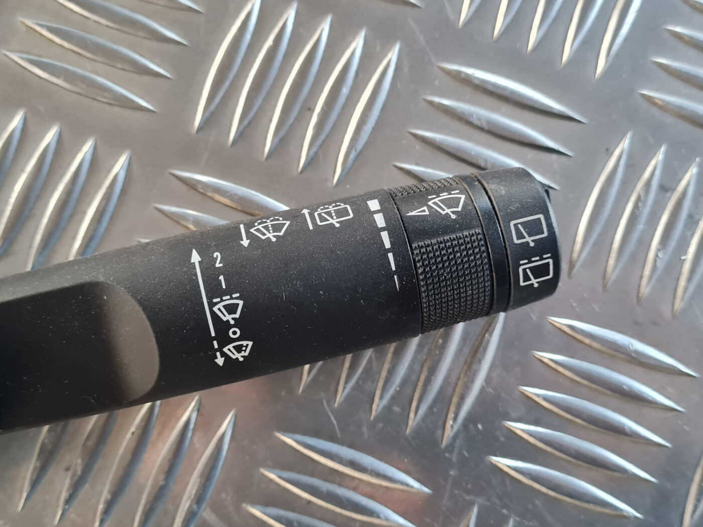 Stikla tīrītāja slēdzis priekš OPEL INSIGNIA 2010 2 Stikla tīrītāja slēdzis priekš OPEL INSIGNIA 2010