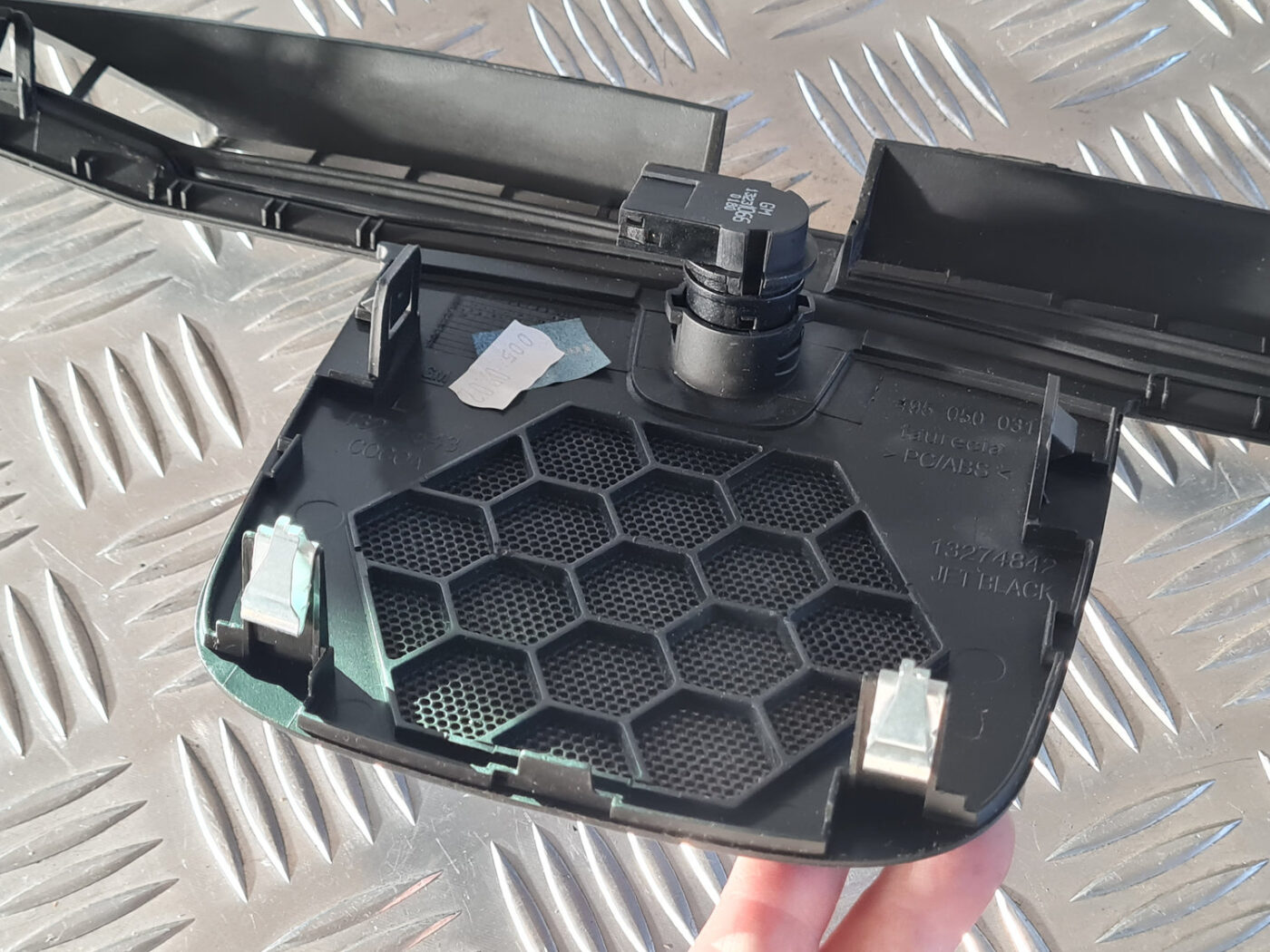 Mērinstrumentu paneļa skaļruņa apdare priekš OPEL INSIGNIA 2010 3 Mērinstrumentu paneļa skaļruņa apdare priekš OPEL INSIGNIA 2010