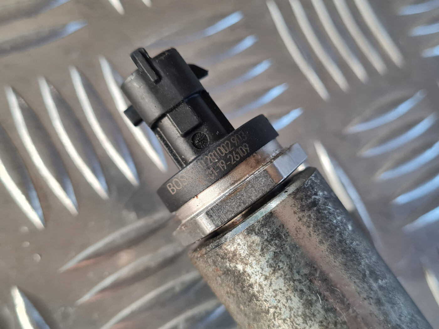 Degvielas sadales caurule priekš OPEL INSIGNIA 2010 3 Degvielas sadales caurule priekš OPEL INSIGNIA 2010