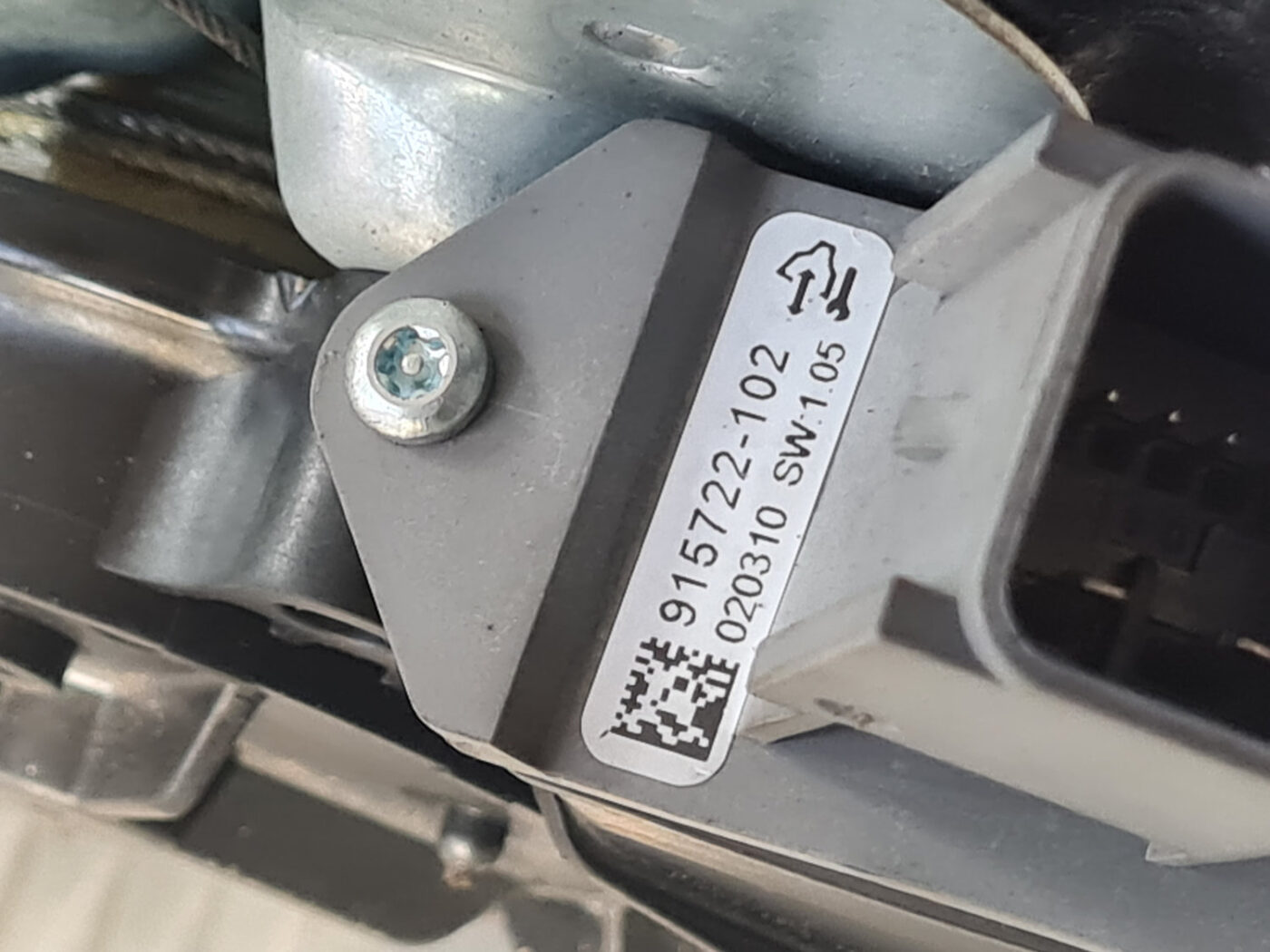 Stikla pacelšanas mehānisms priekšējais labais priekš OPEL INSIGNIA 2010 4 Stikla pacelšanas mehānisms priekšējais labais priekš OPEL INSIGNIA 2010